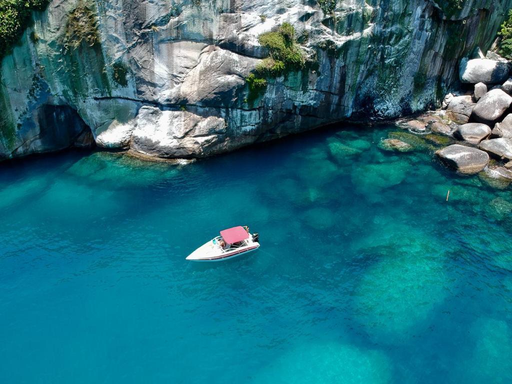 Passeio de Lancha Ilha Grande  - Betinho Ilha Grande (19).jpg