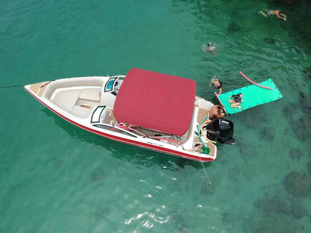 Passeio de Lancha Ilha Grande  - Betinho Ilha Grande (1).jpg